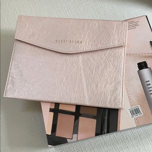 Bobbie Brown Makeup Sleeve.